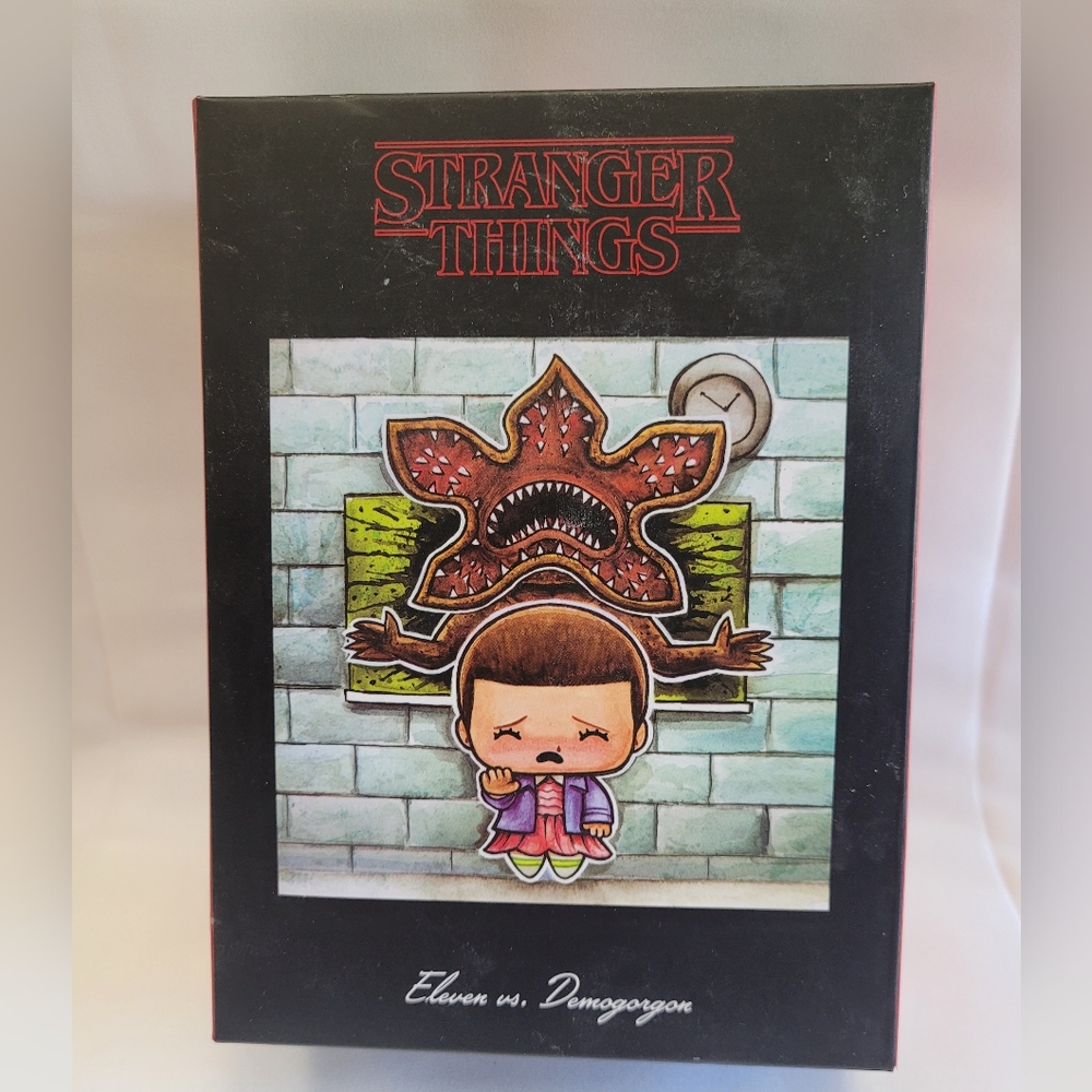 Netflix Stranger Things Loot Crate Exclusive LTD ED ELEVEN VS DEMOGORGON NIB